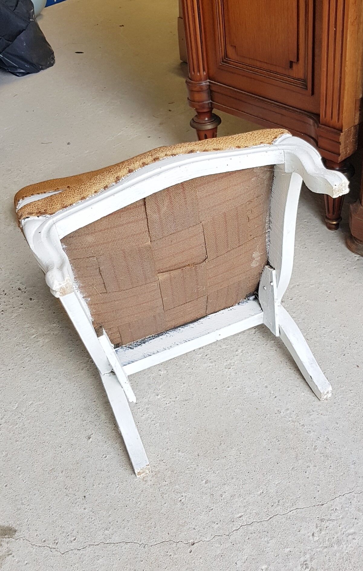 Prayer-god chair