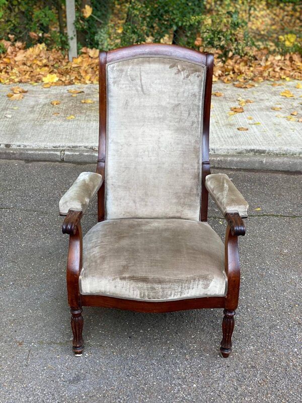 Fauteuil impérial en acajou et velours gris du 19ème siècle