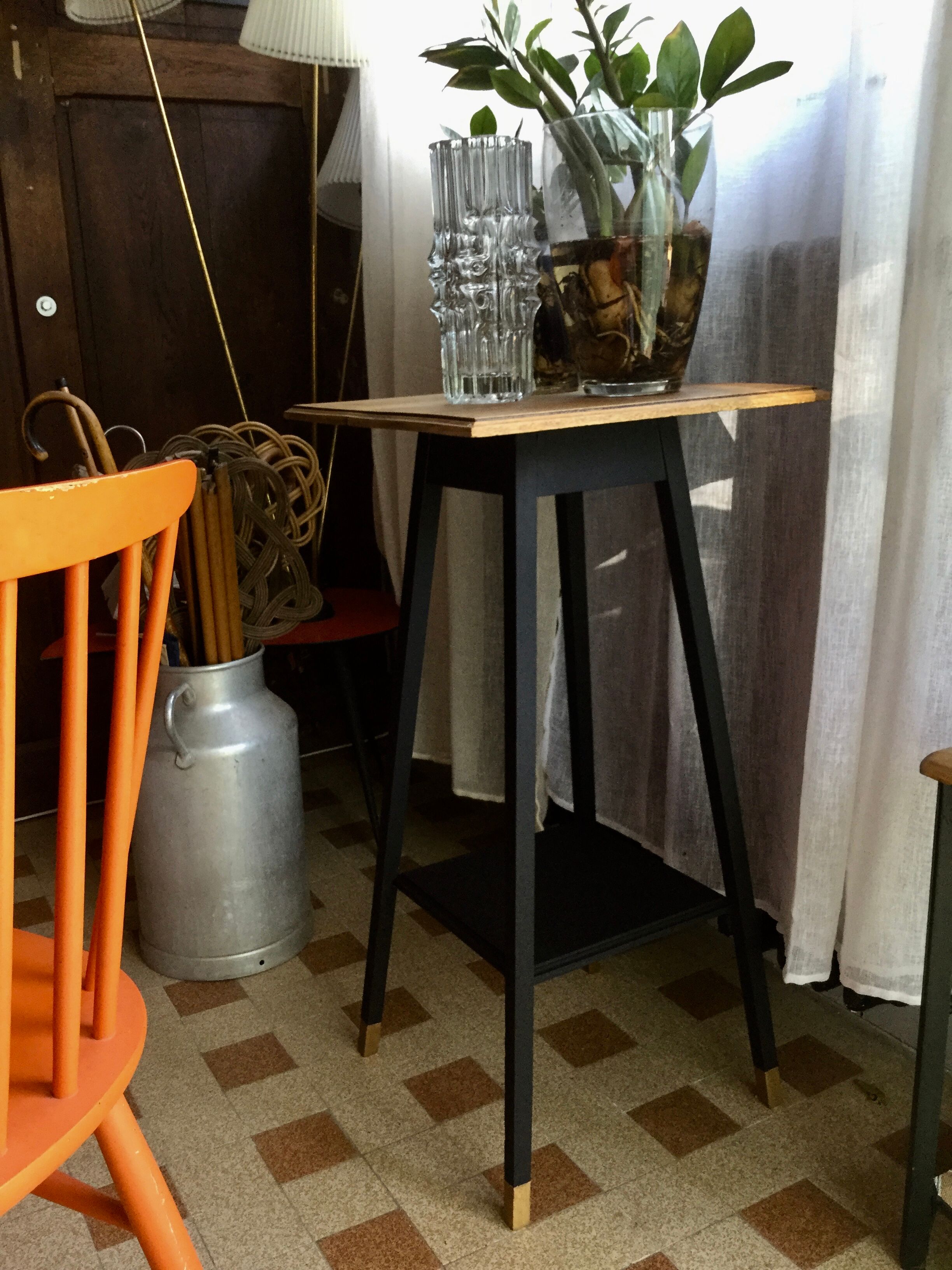 Renovated vintage selette in black