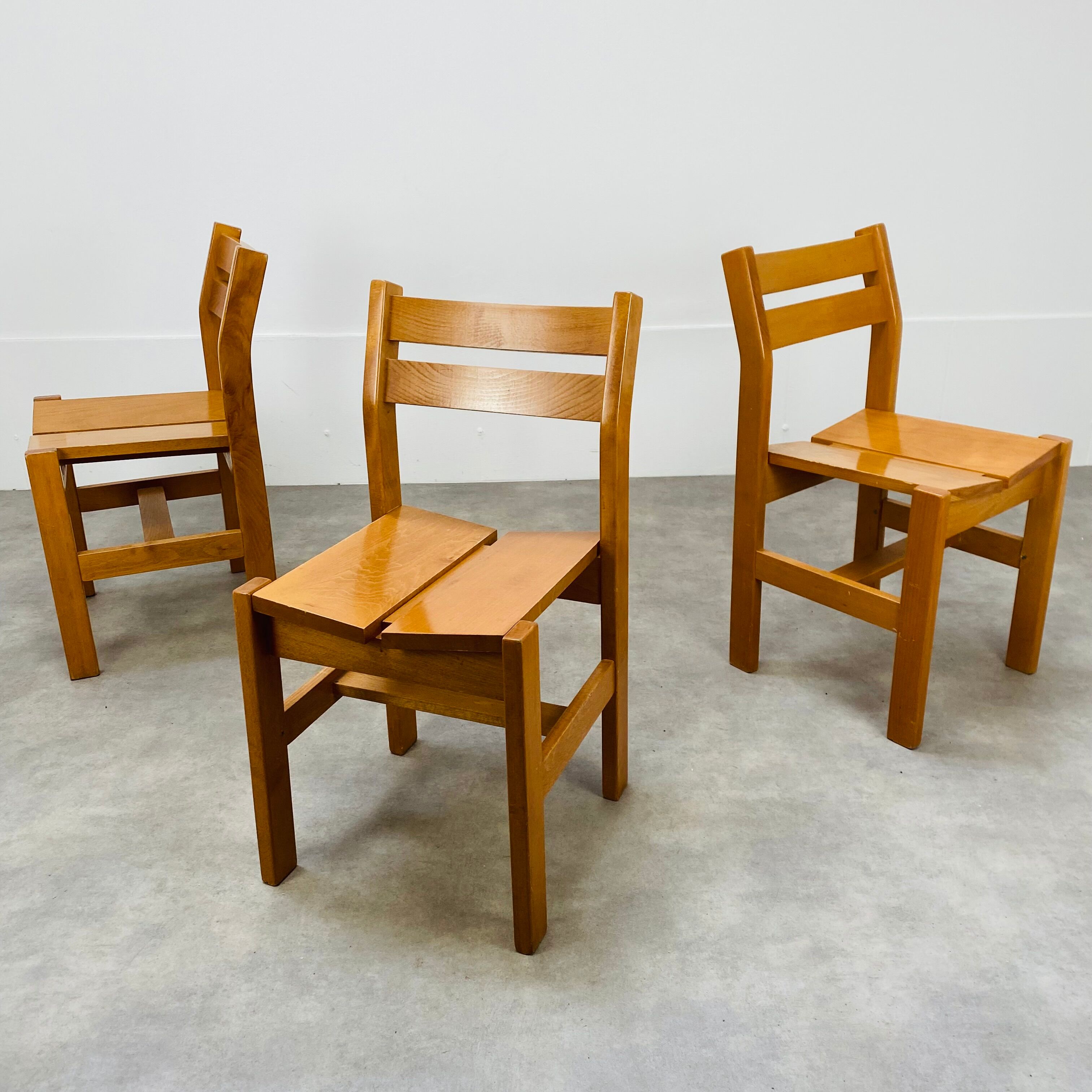 3 homemade chairs Regain selection Perriand for Les Arcs 1600