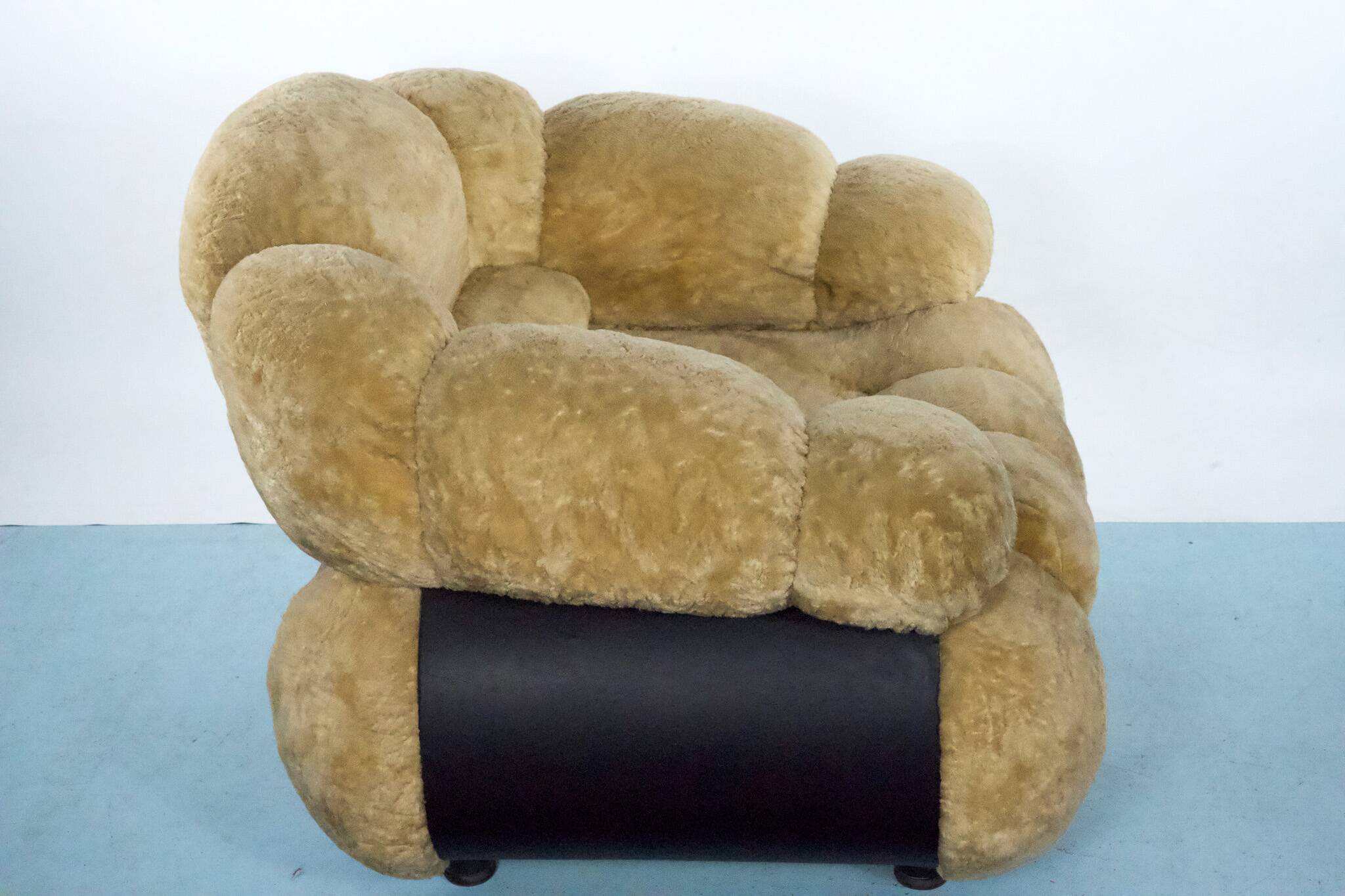 Space Age Single Armchair by Adriano Piazzesi, Cream Teddy Bear & Leather