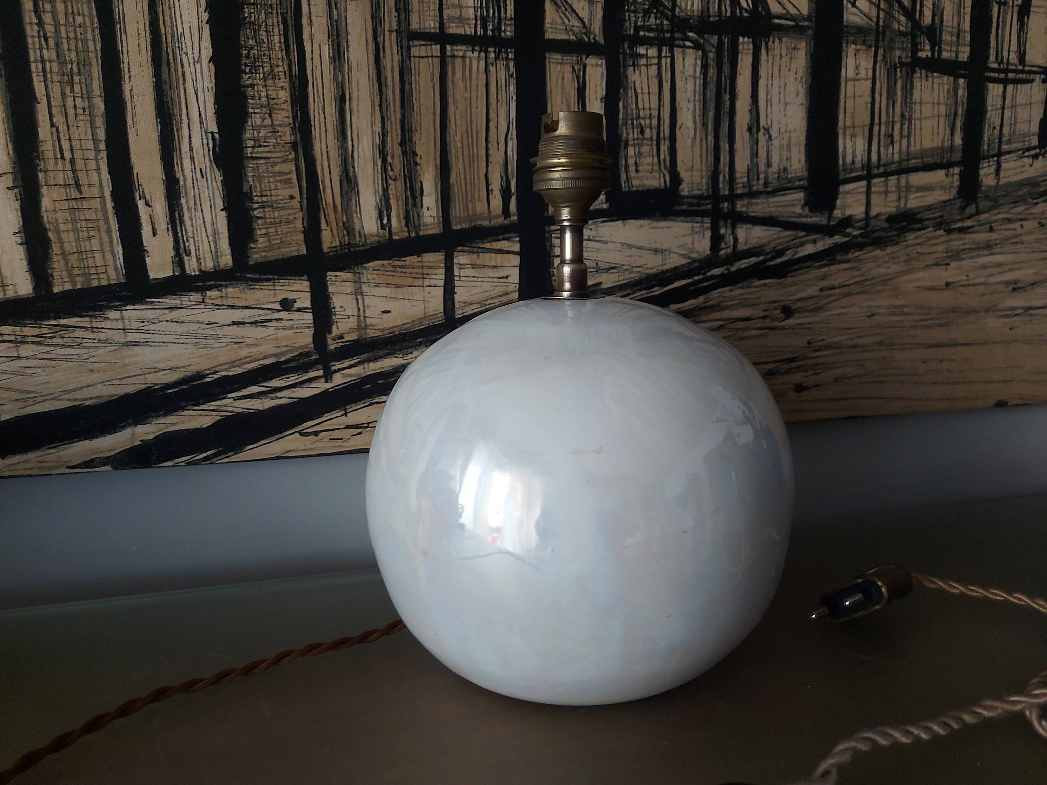 Ceramic lamp foot, iridescent white