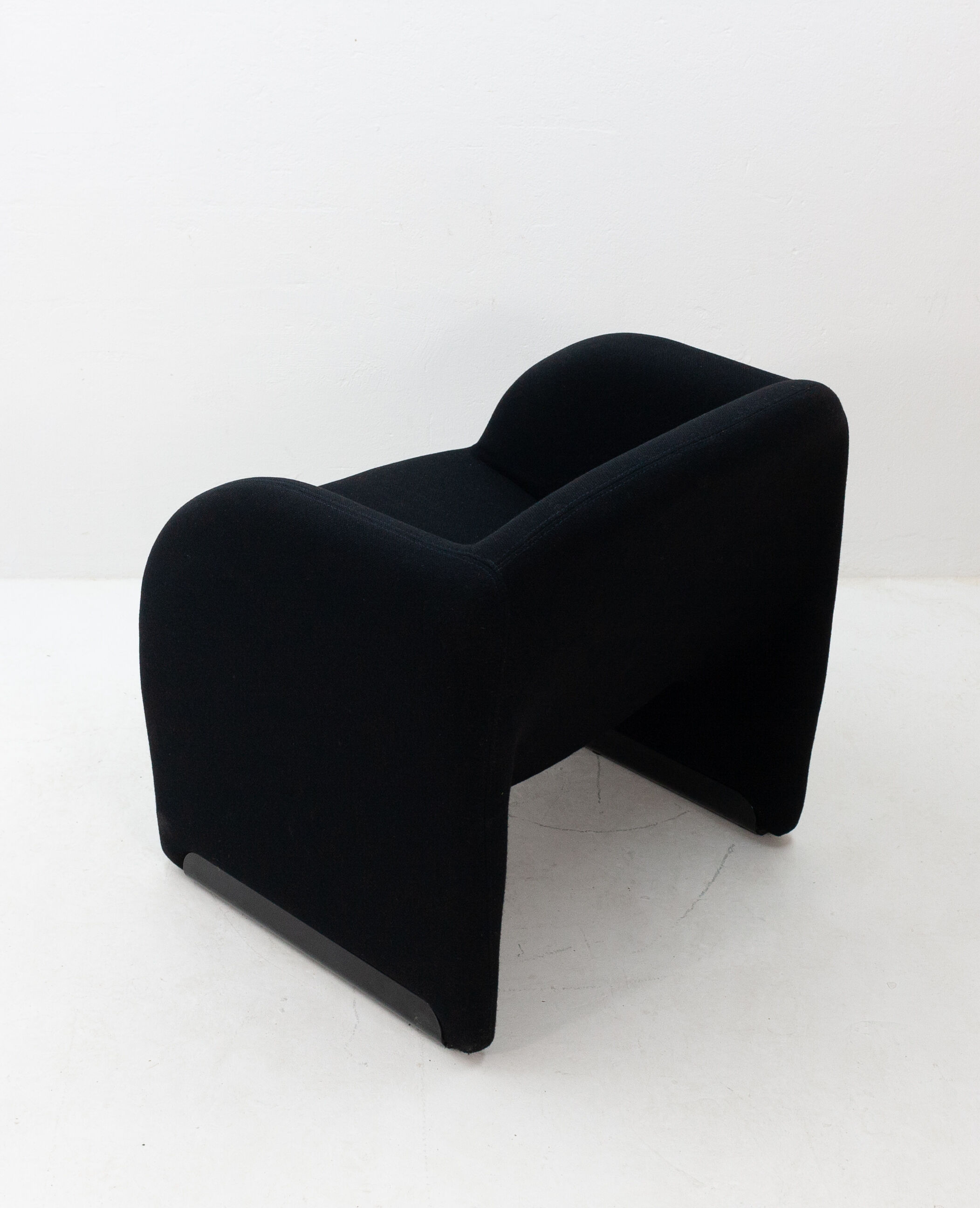 Pierre Paulin Ben armchair