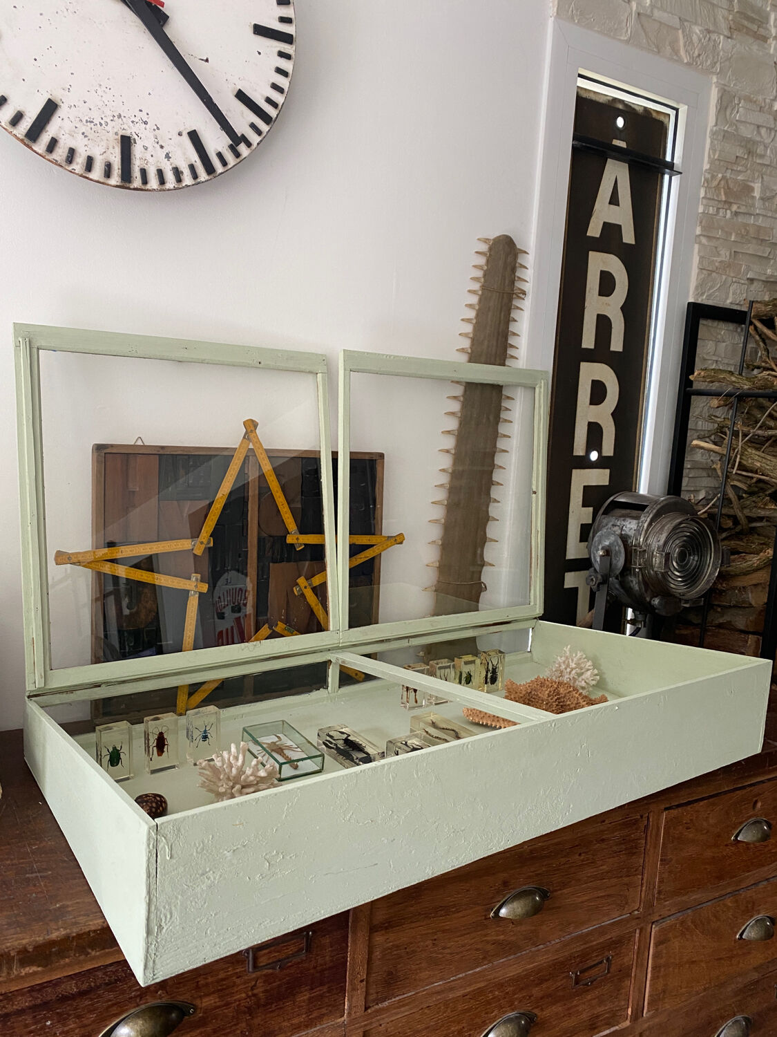 Display case with double glass