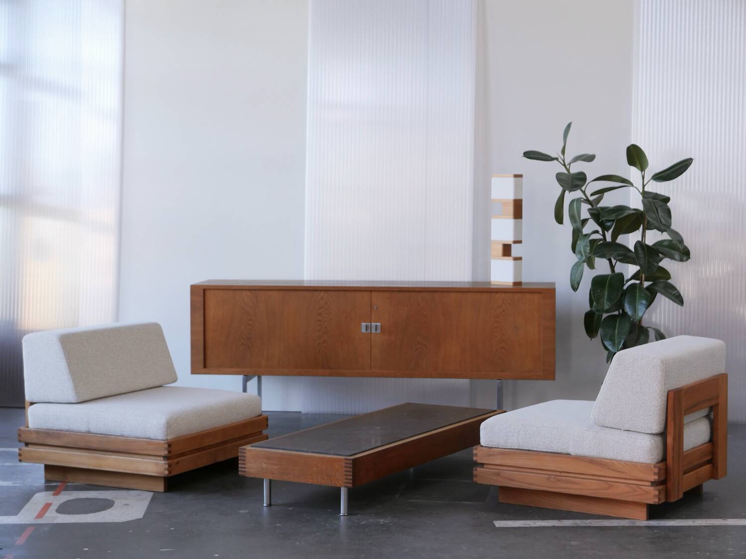 Oak enfilade RY25 by Hans J. Wegner published by RY Mobler, 1960