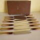 Coffret de 12 couteaux, années 60