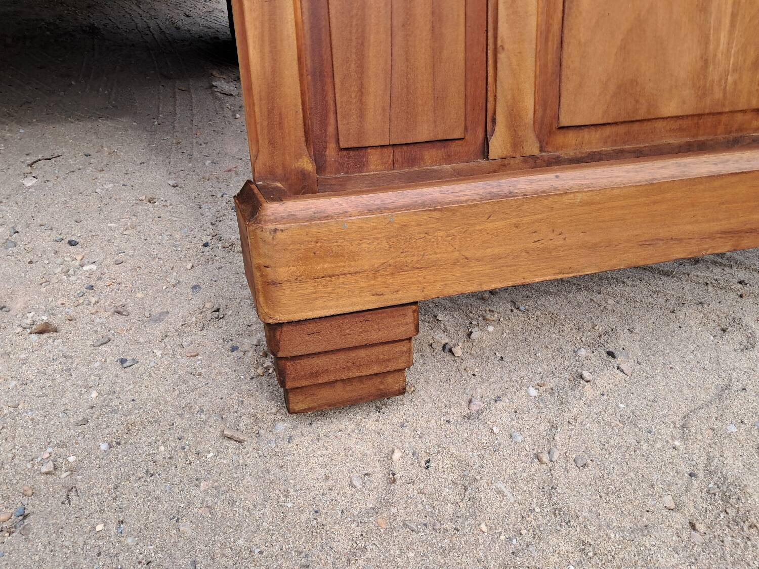Art deco coat rack