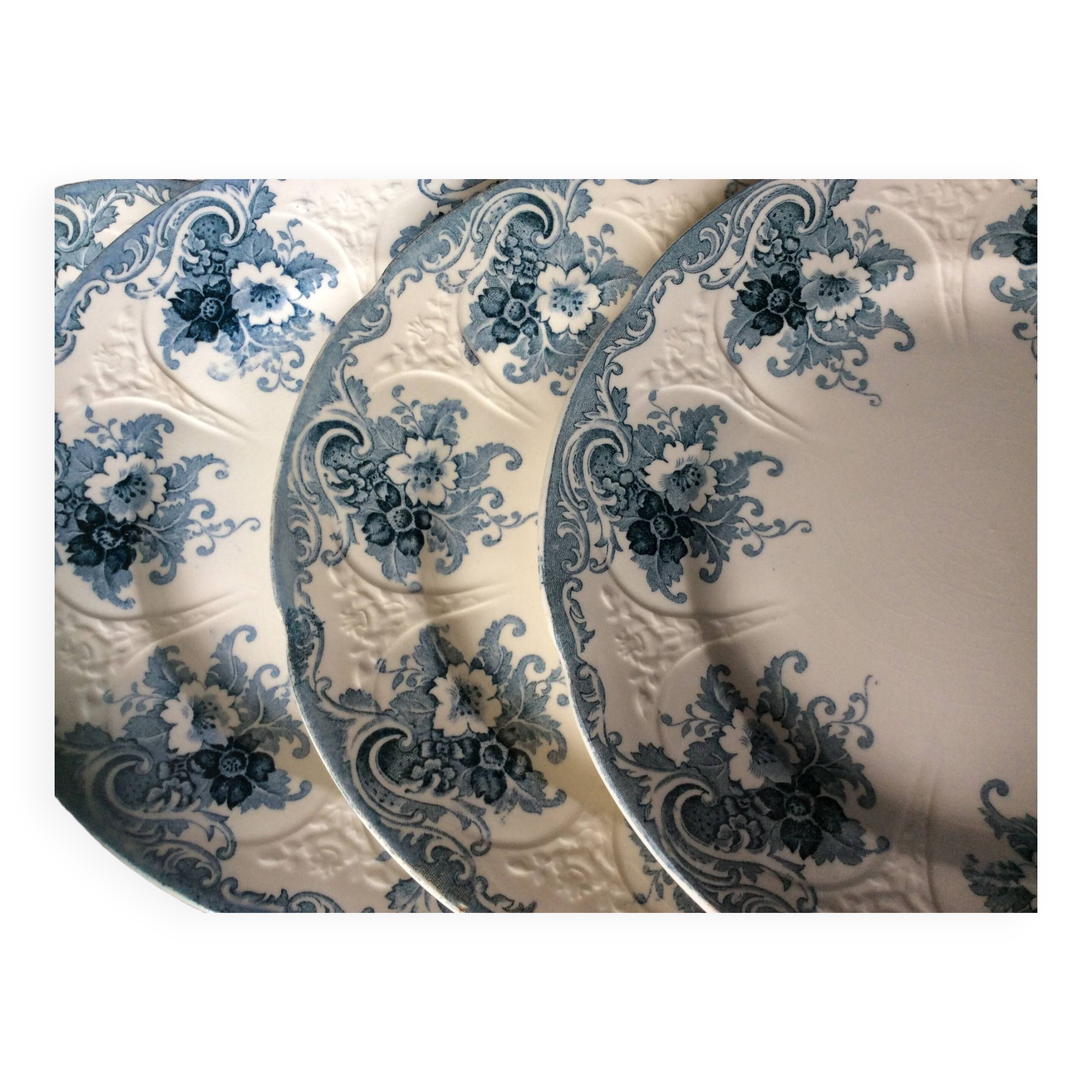 5 small Longwy plates, Gobelins model, late 19th century