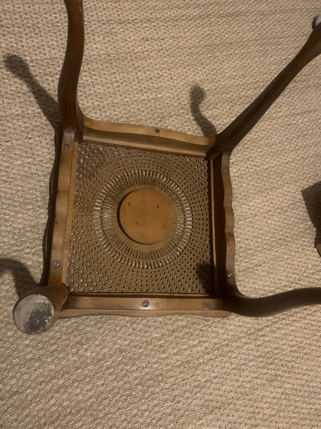 Table d'appoint en bois et osier, années 1940