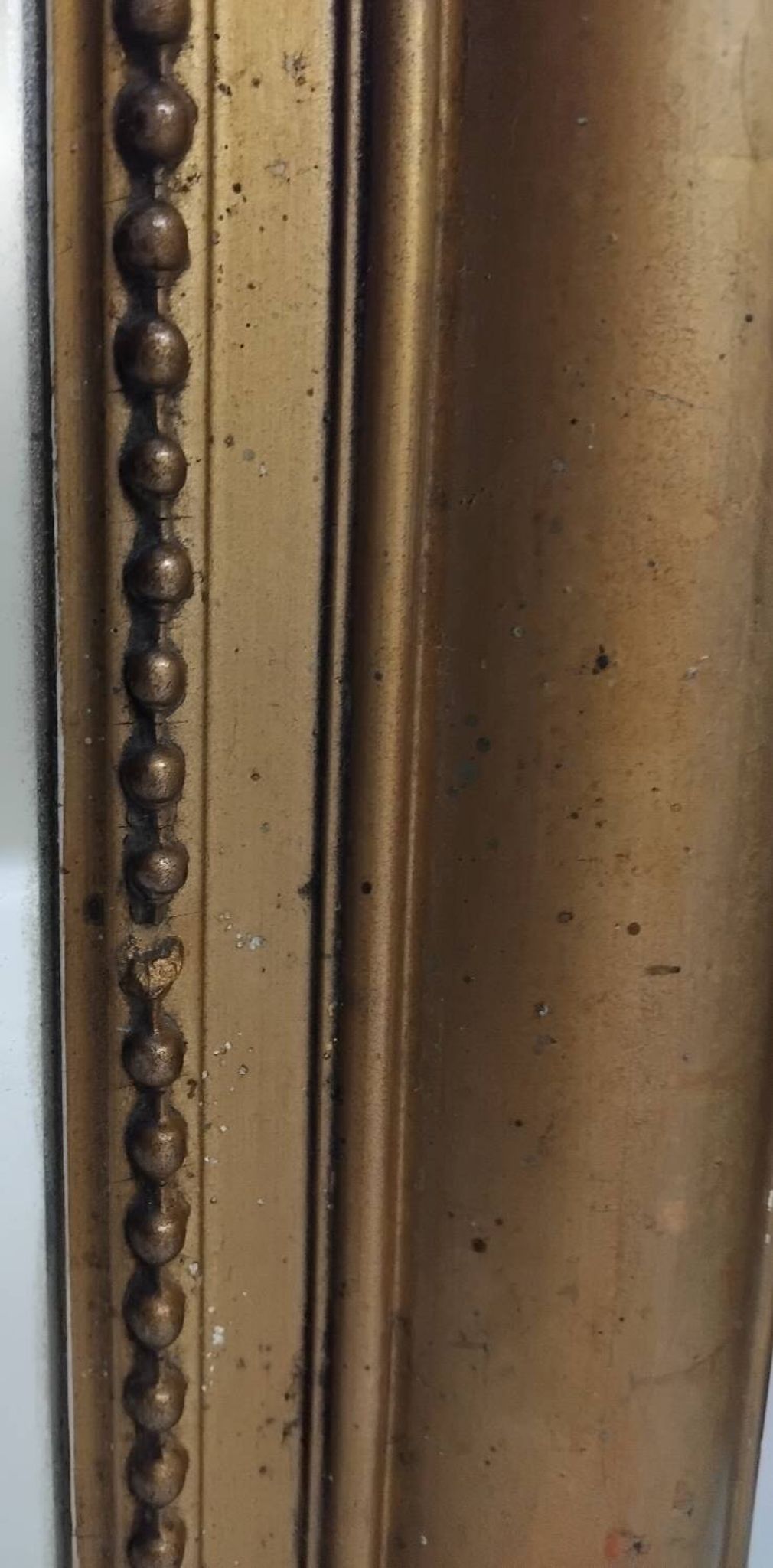 Ancien miroir en bois et plâtre 69x93cm