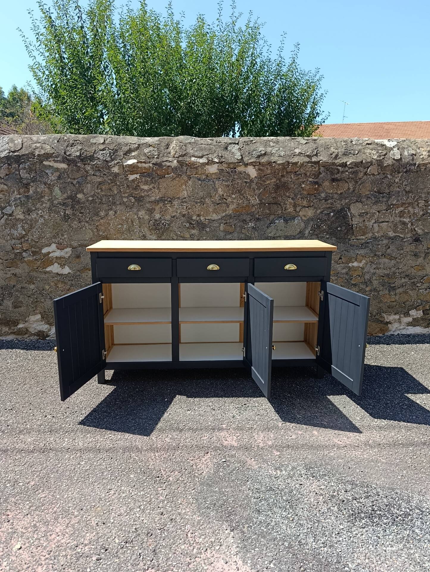 Buffet with 3 drawers and 3 doors