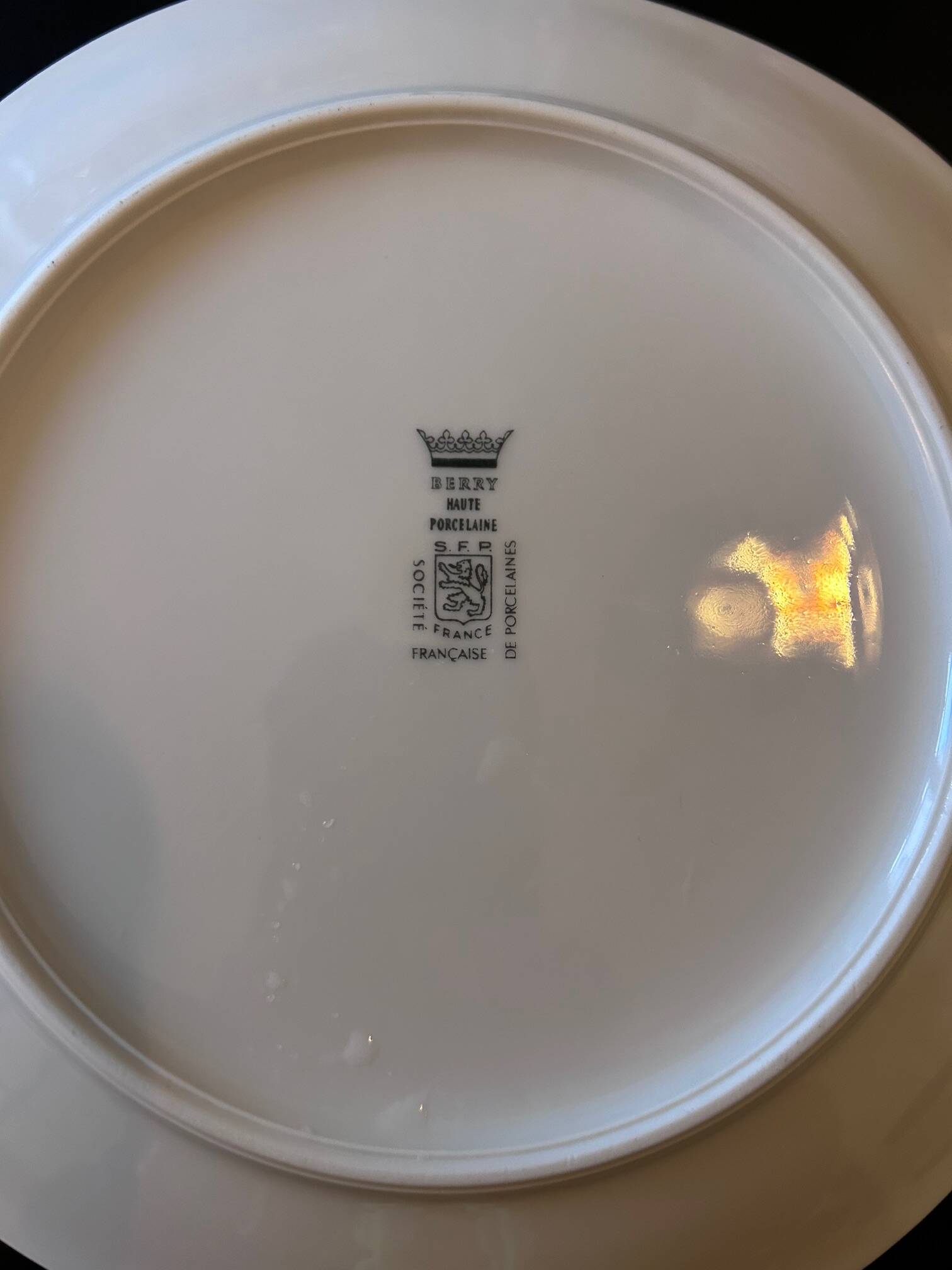 12 Berry Porcelain plates 1970