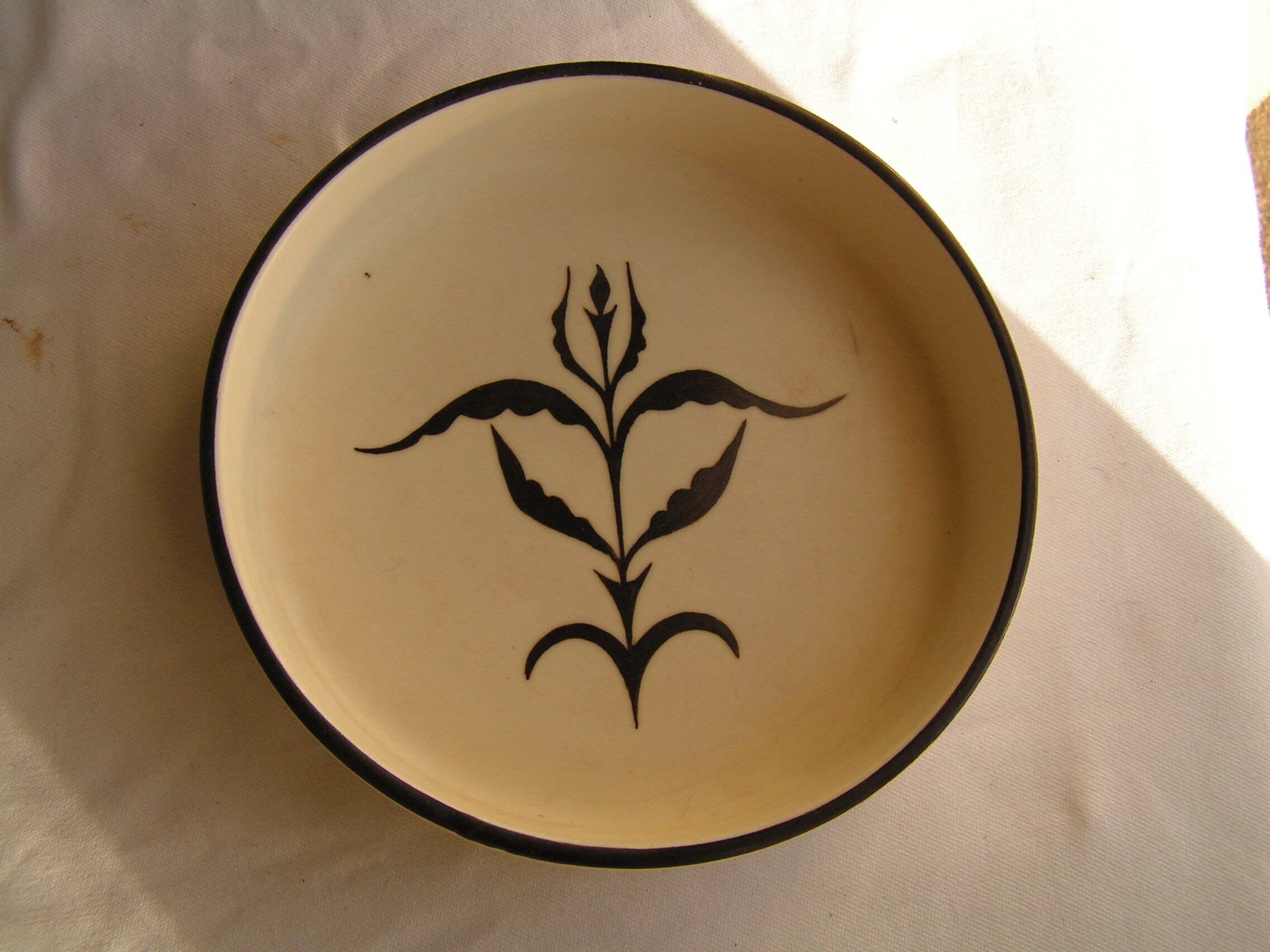 Ravier round Kergonan brittany ceramic René-Yves Creston