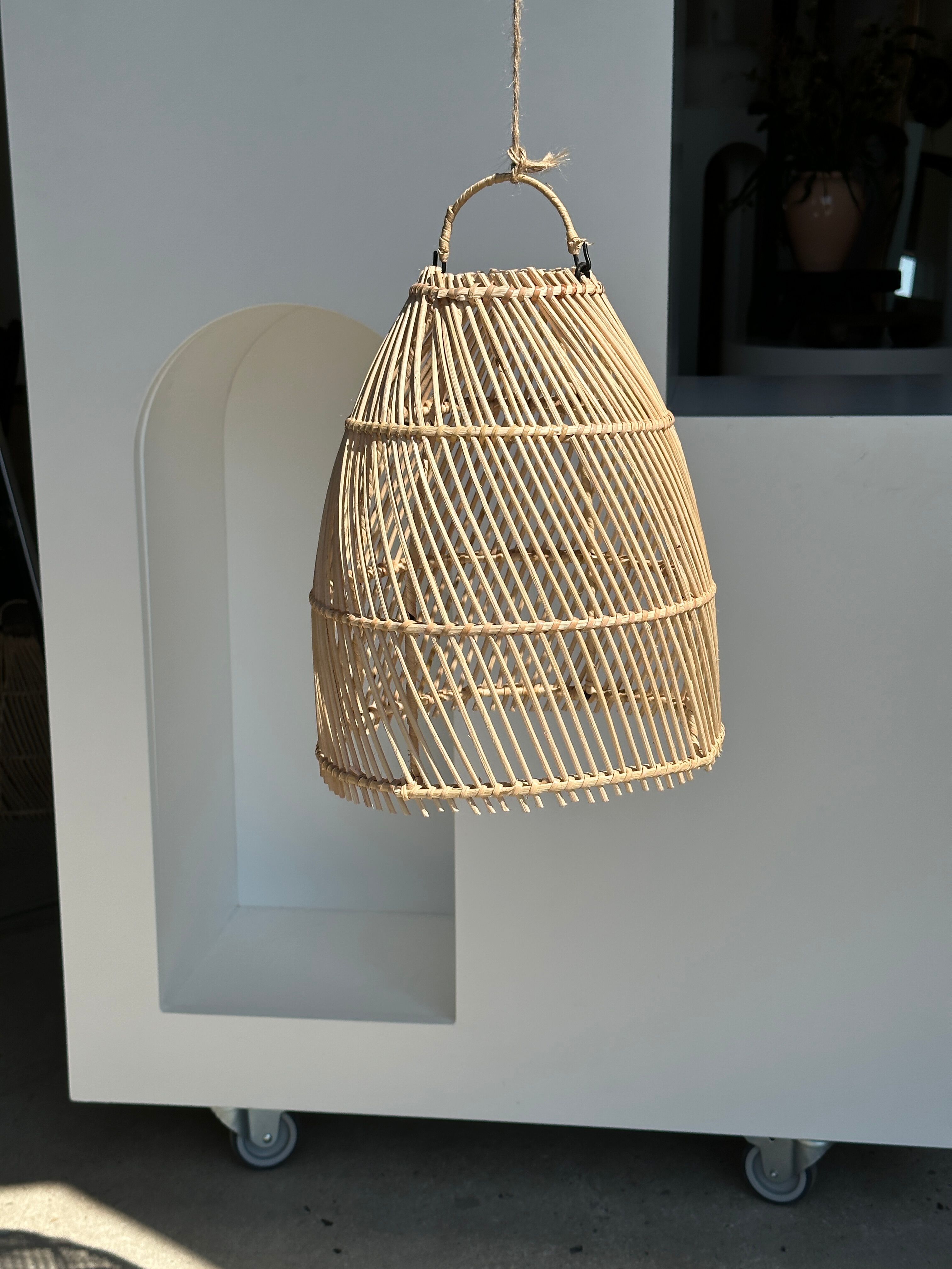 Suspension en rotin en forme de cloche d25 h28