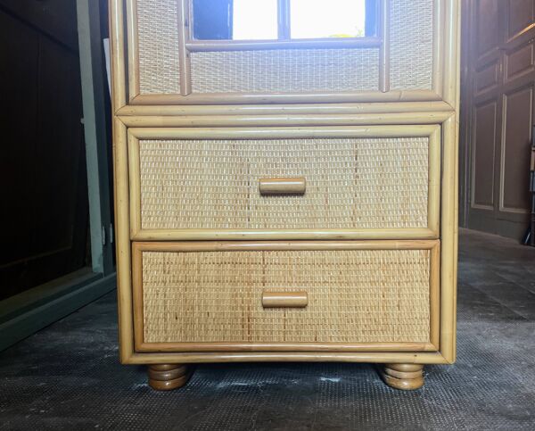 Petite armoire en rotin tressée vintage