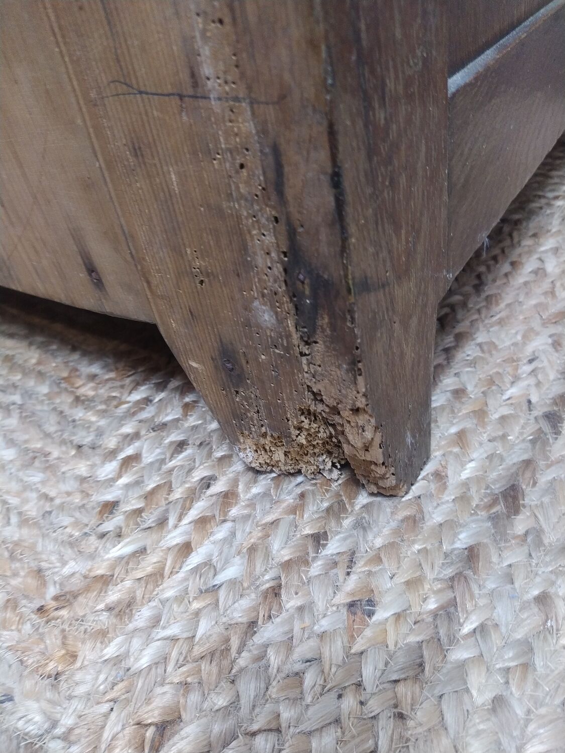 Vintage wooden chest of drawers