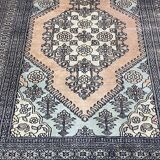 Handmade Pakistani Wool Rug - 2m04 x 1m21