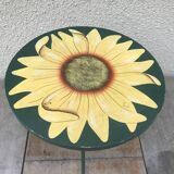 Old tripode table