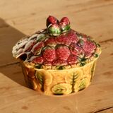 Antique sugar bowl in barbotine from Sarreguemines – Strawberry decoration
