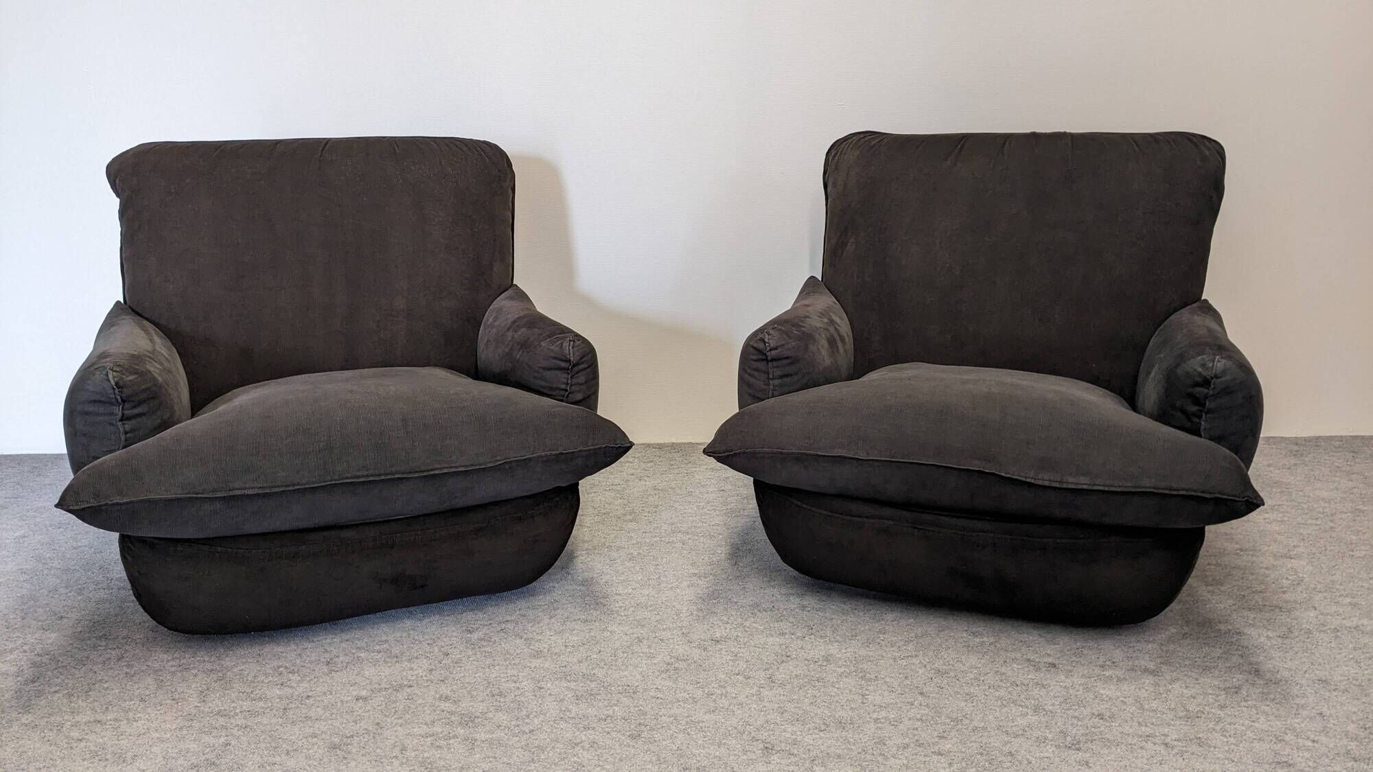 Paire de fauteuils de Michel Cadestin pour Airborne années 60/70