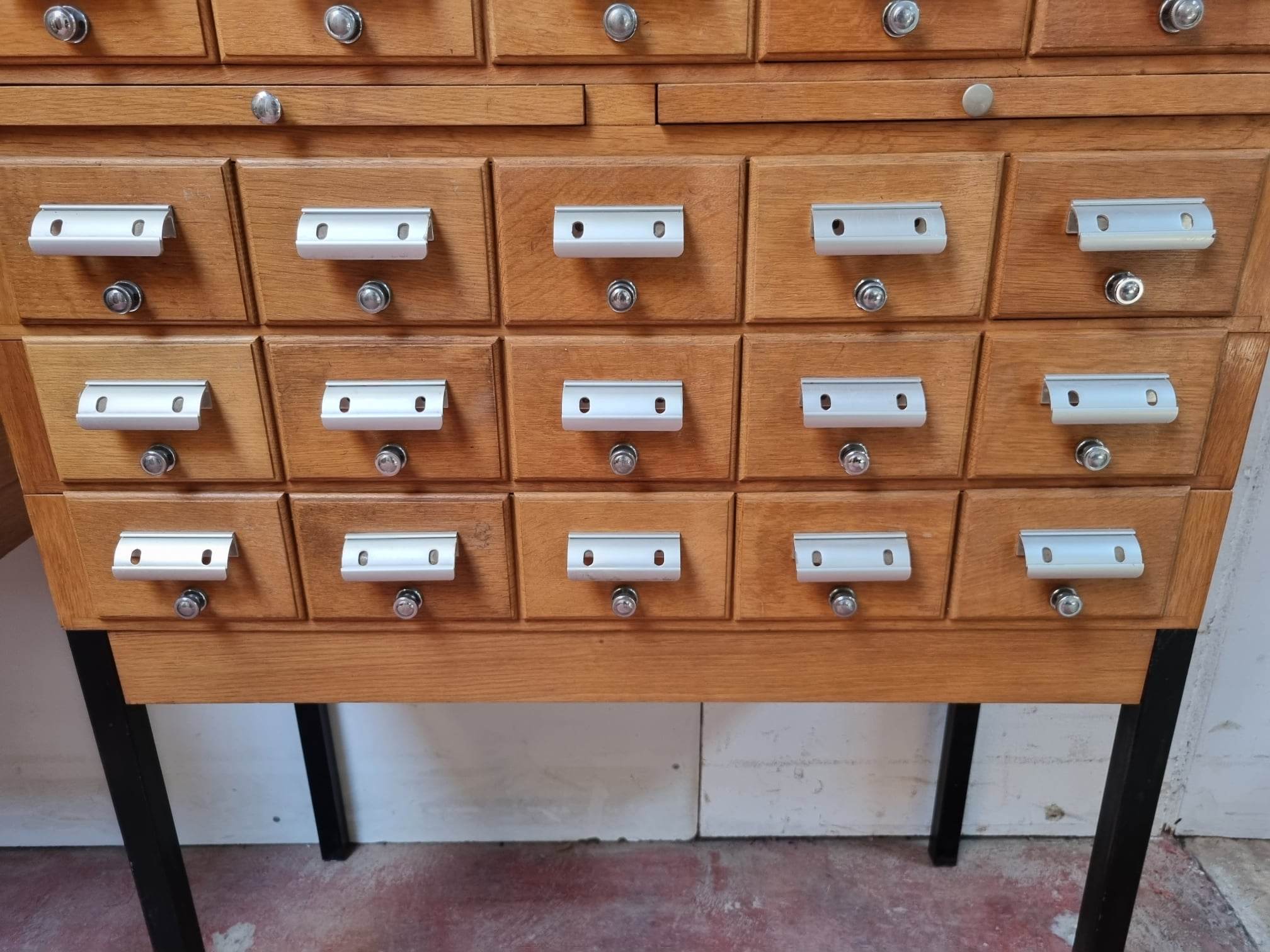 Meuble à fiches industriel 30 tiroirs