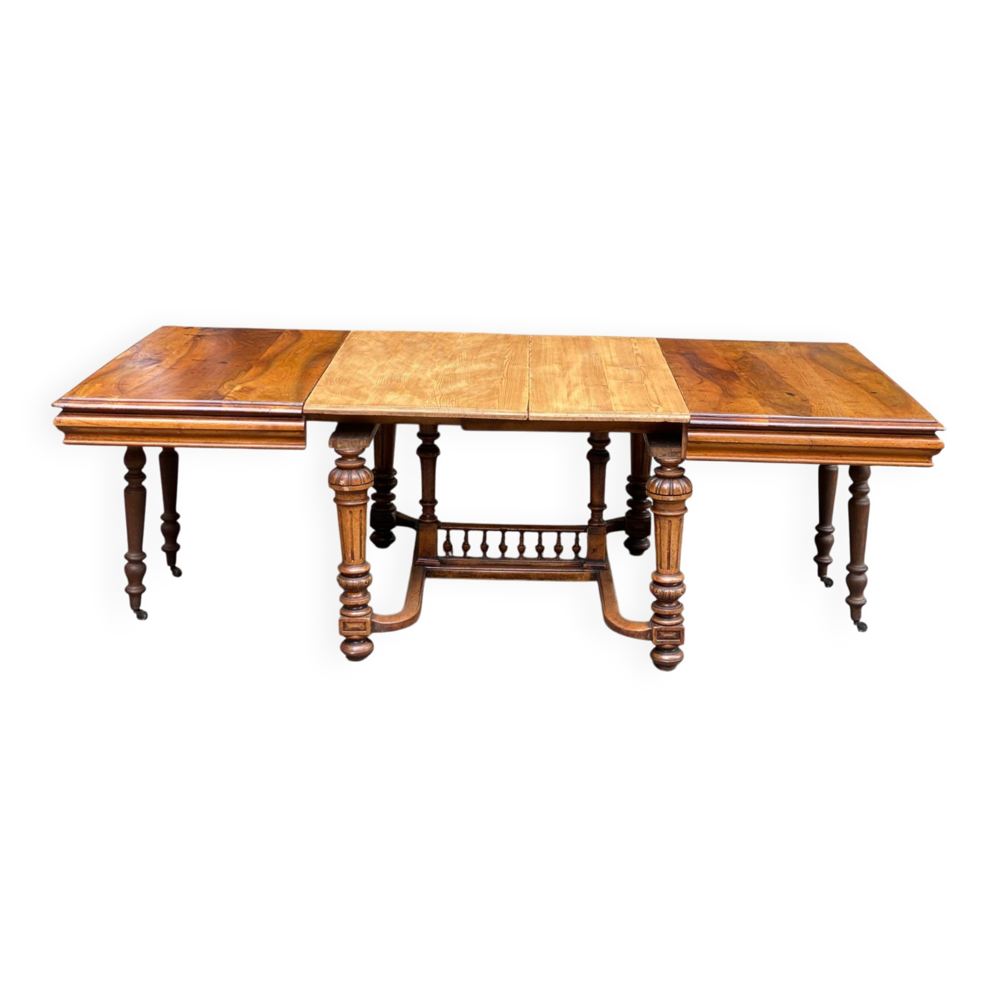 Henri II extendable dining table in solid walnut from the 19th century, 310cm.