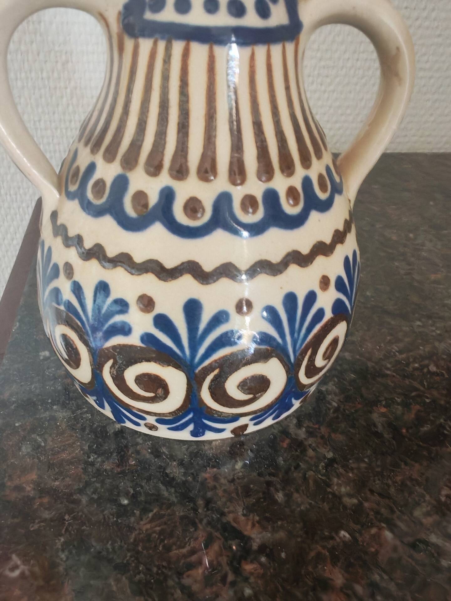 Anthropomorphic woman candle holder in ceramic