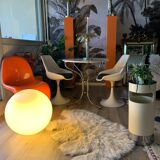 Very large pedestal column in Formica