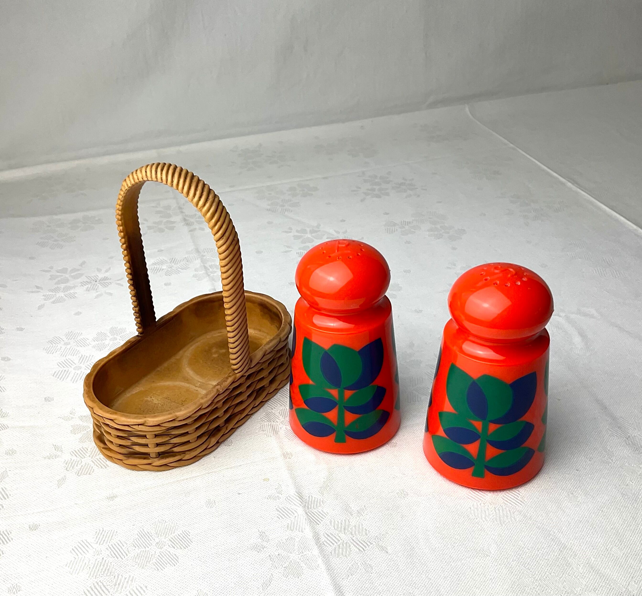 Vintage salt and pepper shaker Emsa