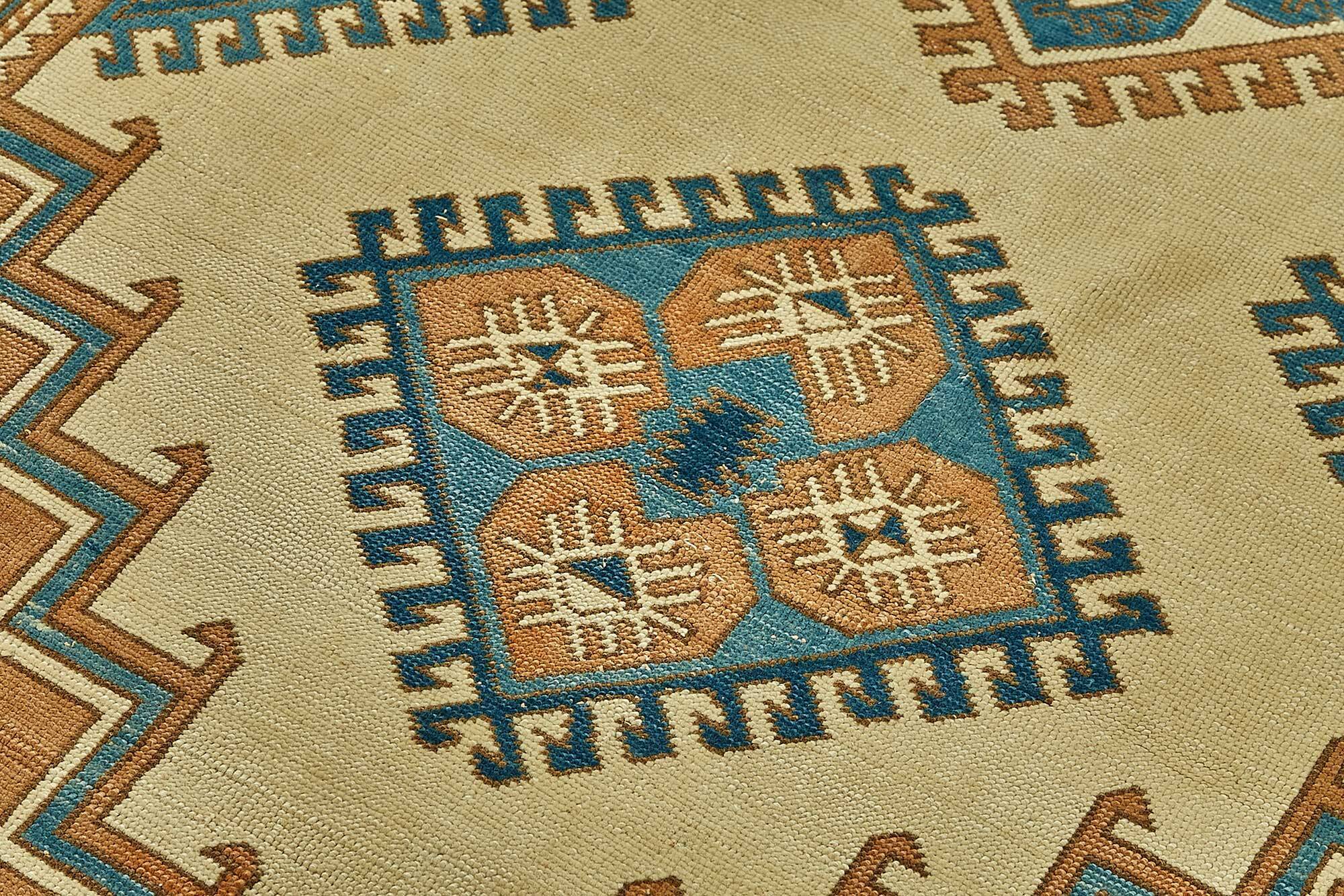 Turkish Vintage Anatolian Rug 134 cm x 214 cm