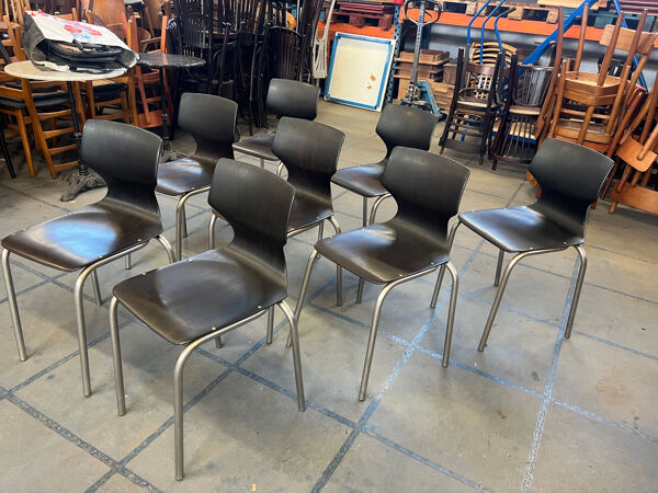 Lot de 8 chaises Pagholz.