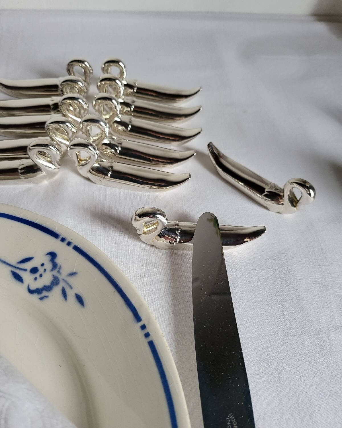 12 Silver-Plated Swan Knife Holders