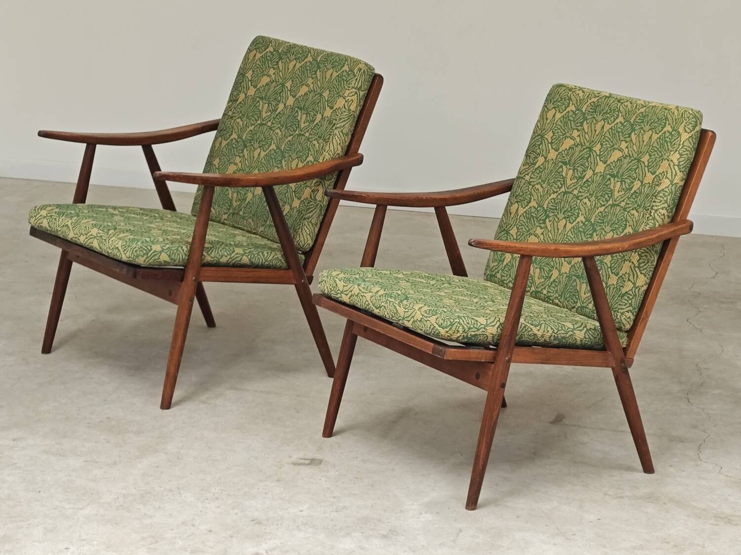 Pair of green flower boomerang armchairs by Antonin Suman for Ton (Thonet)