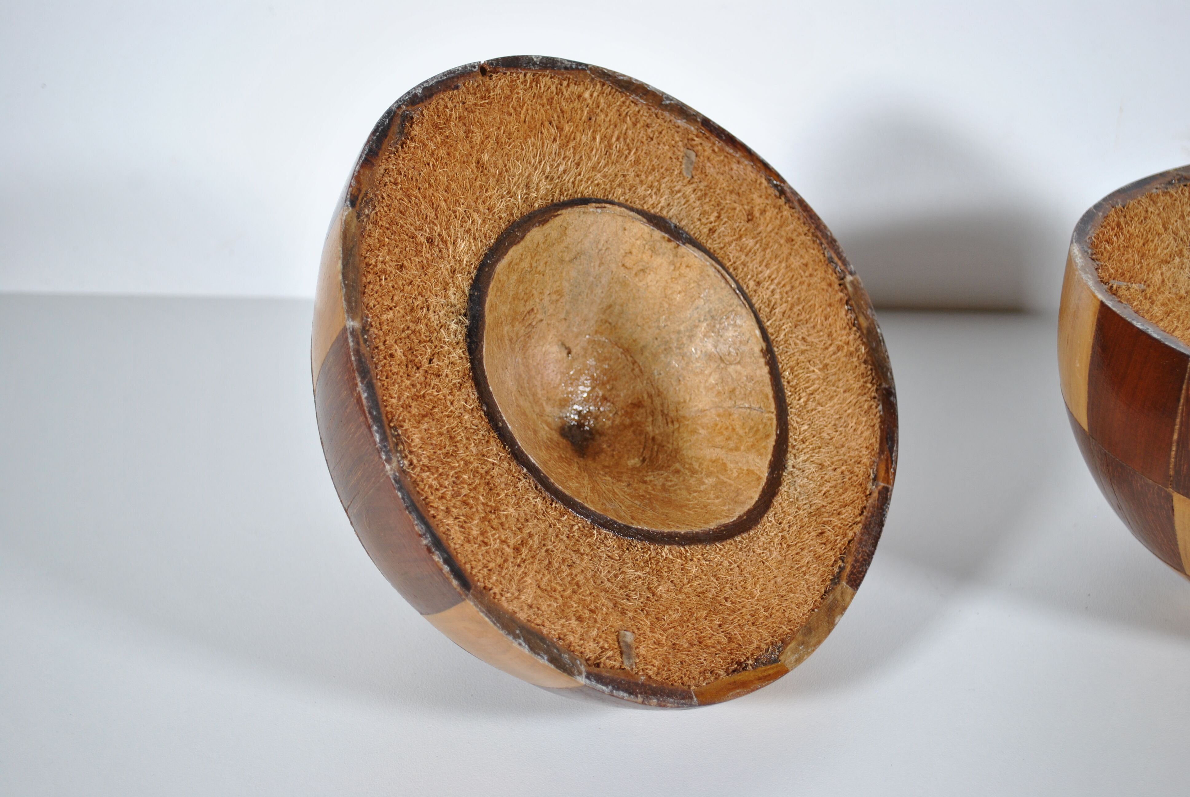 Coconut ice bucket in marquetry 1970
