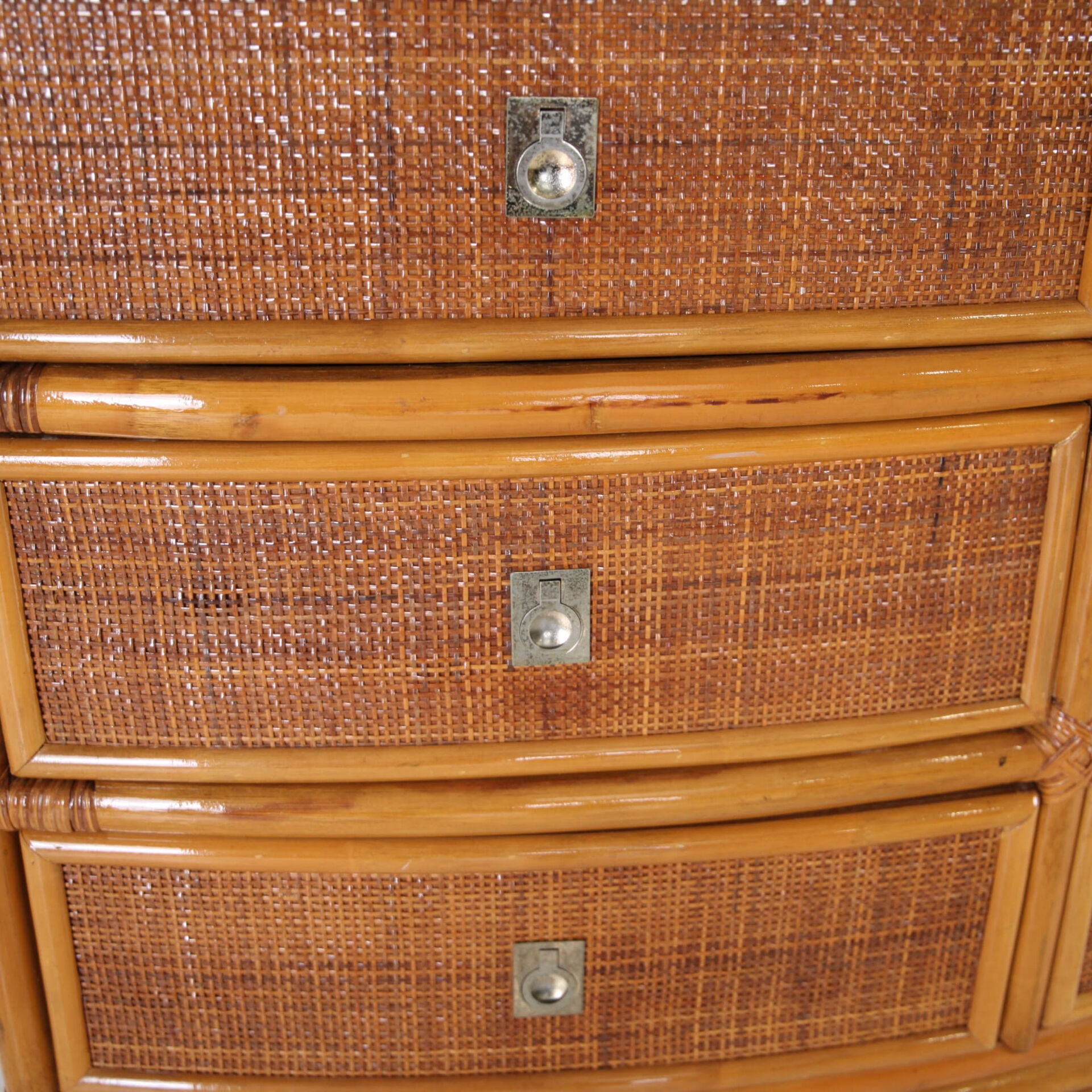 Commode en rotin  et laiton