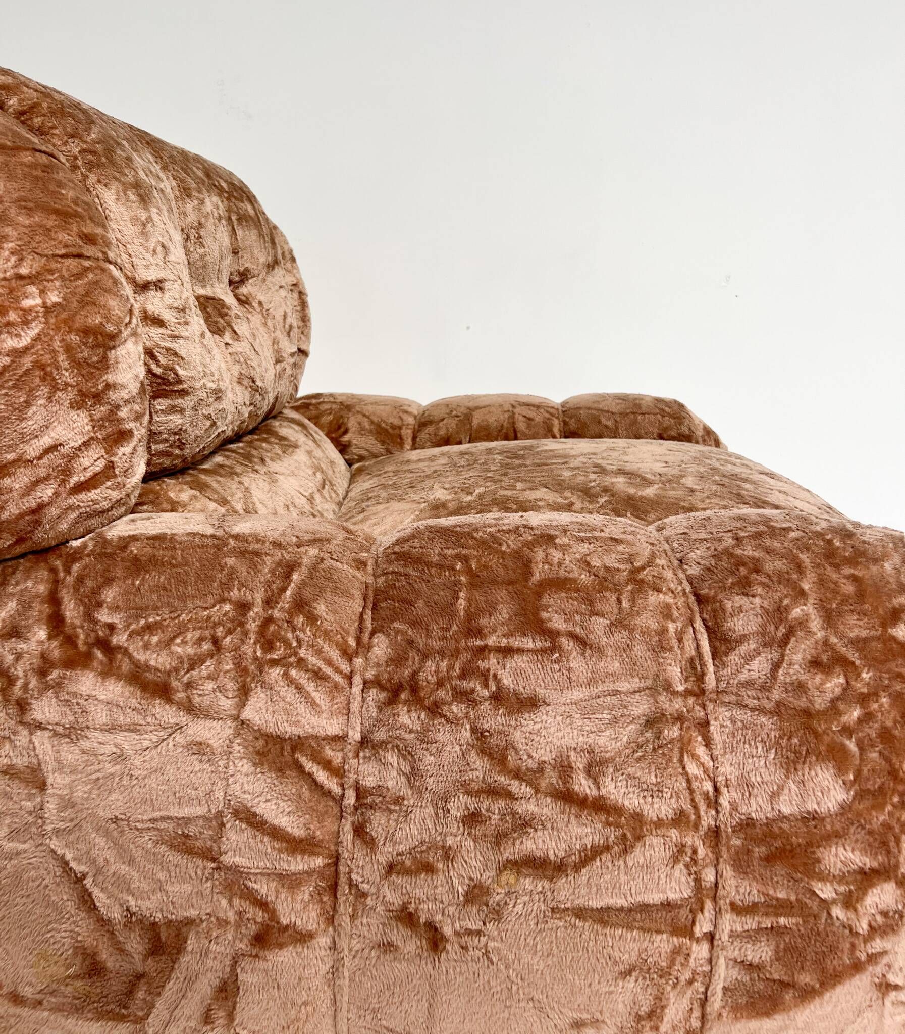 Fauteuil XL italien en velours, années 1970