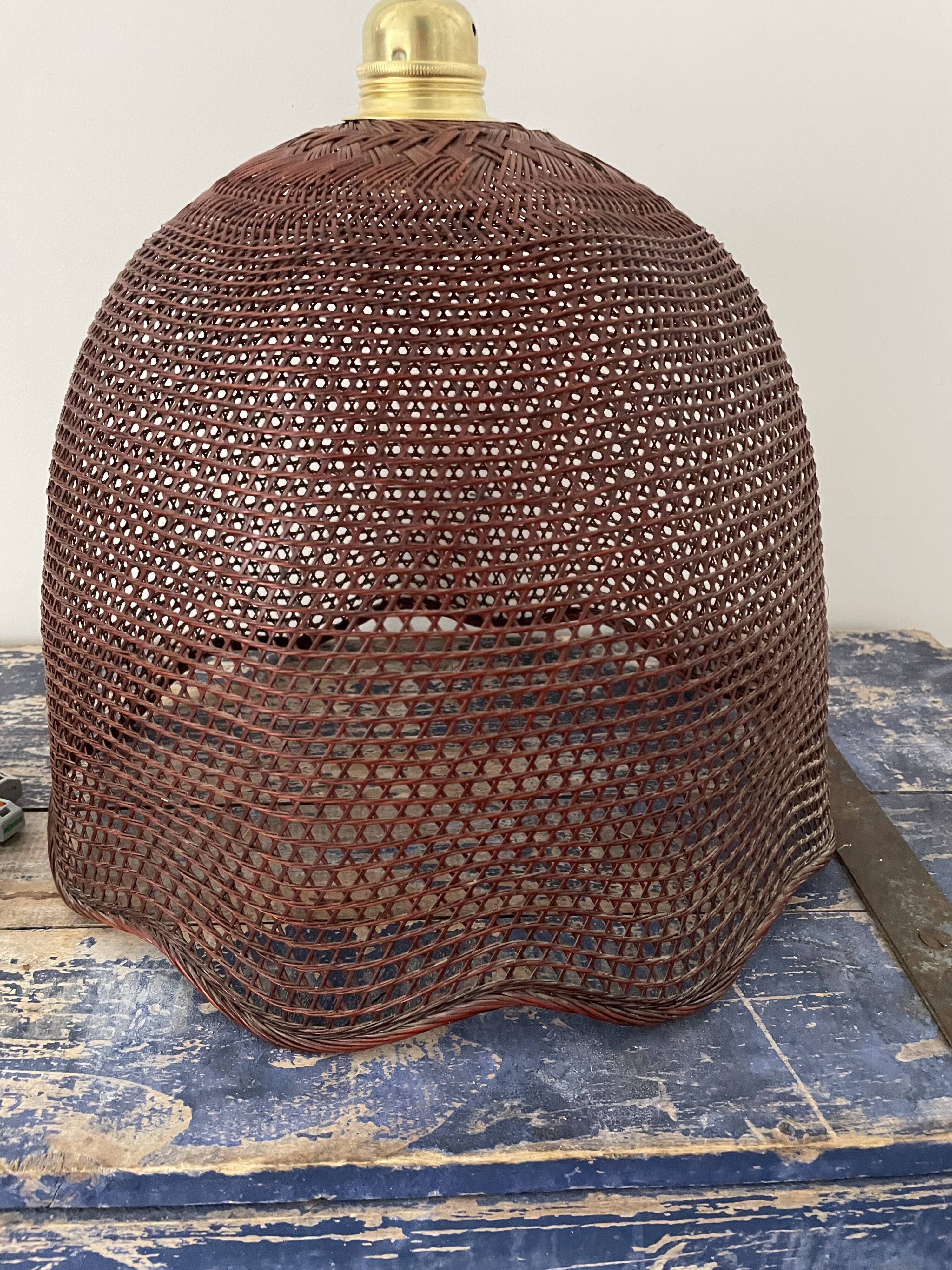 Vintage braided wicker suspension electrified to nine