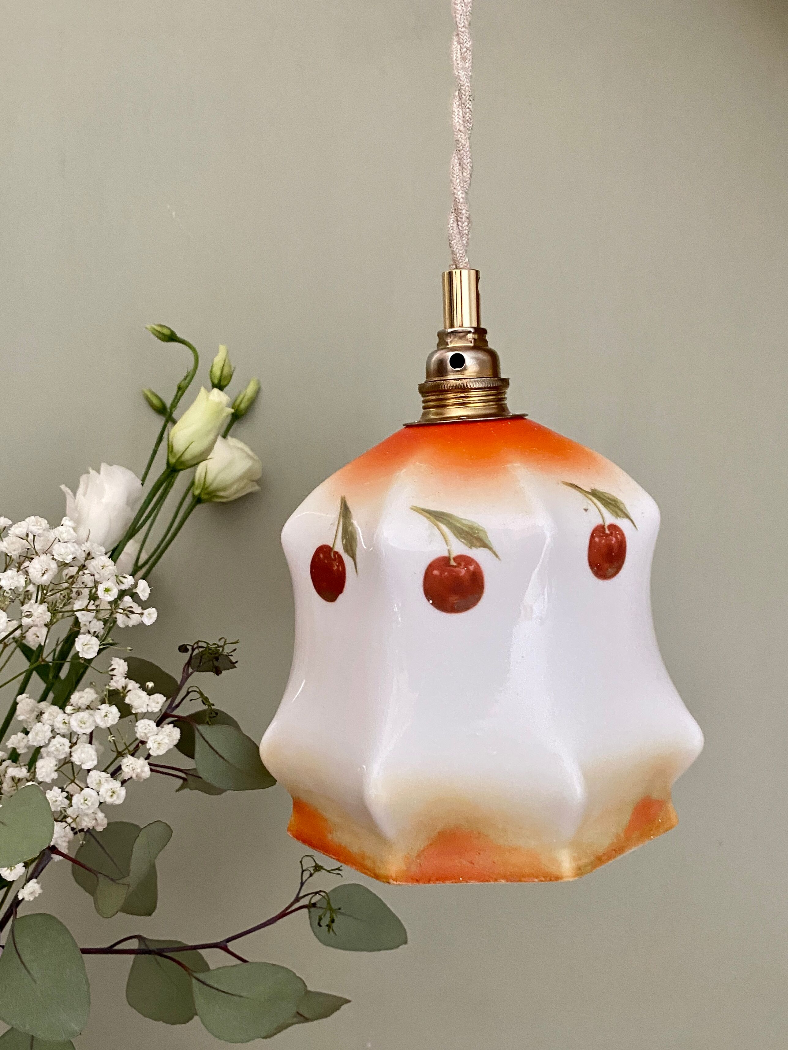 Vintage tulip ride in white opaline cherry patterns