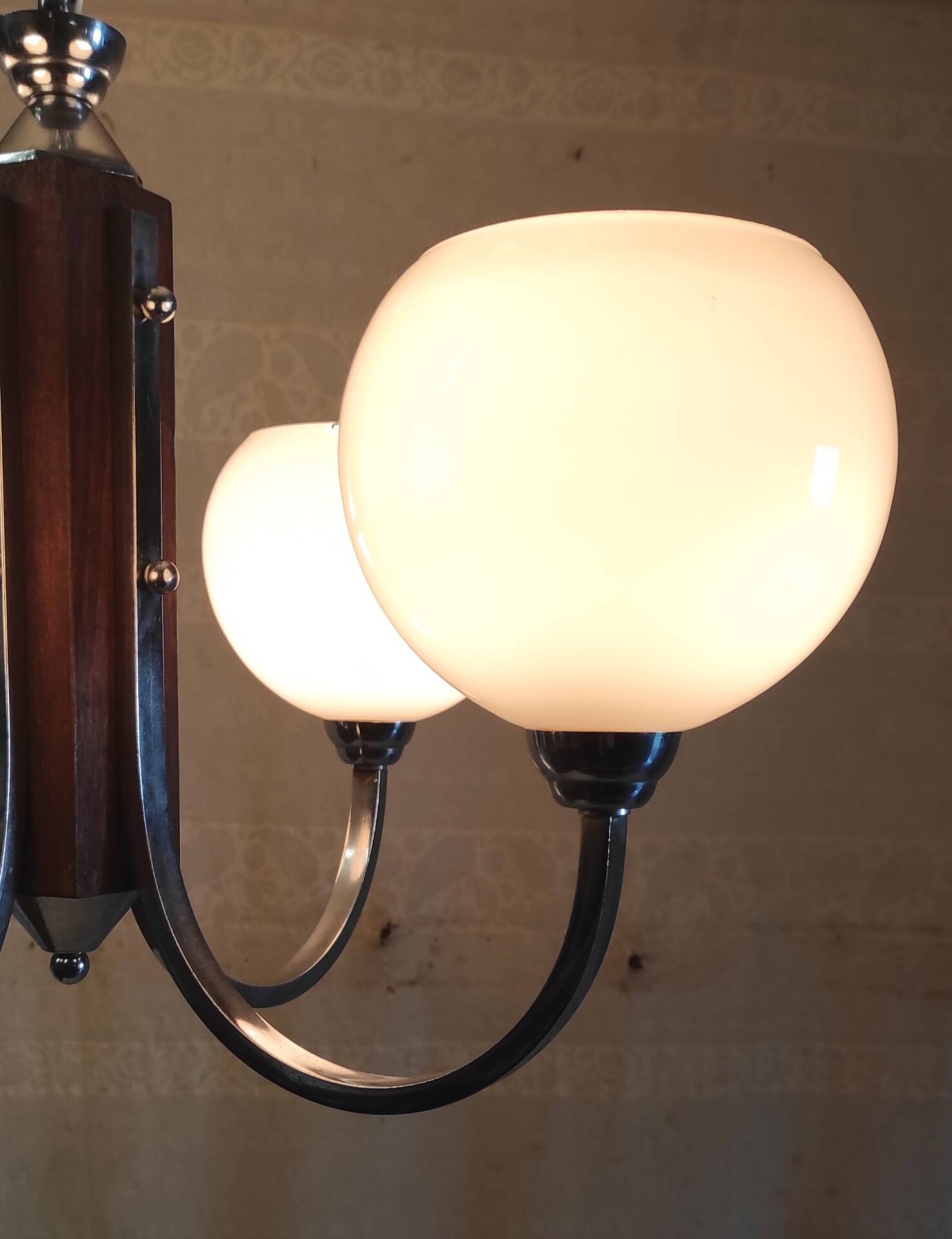 Art Deco chandelier with 4 lights in chrome metal and opaline - 1940s/50s