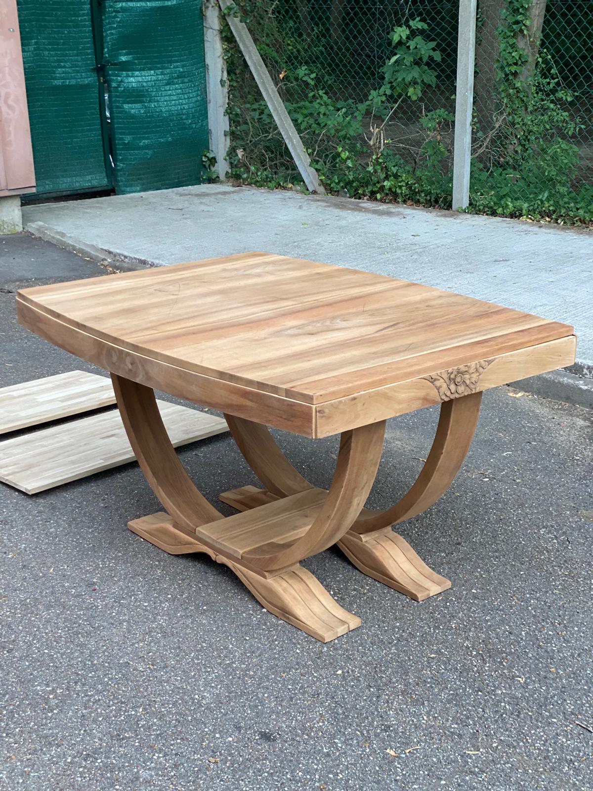 Art Deco extendable dining table, renovated in solid walnut with a central leg, 193.