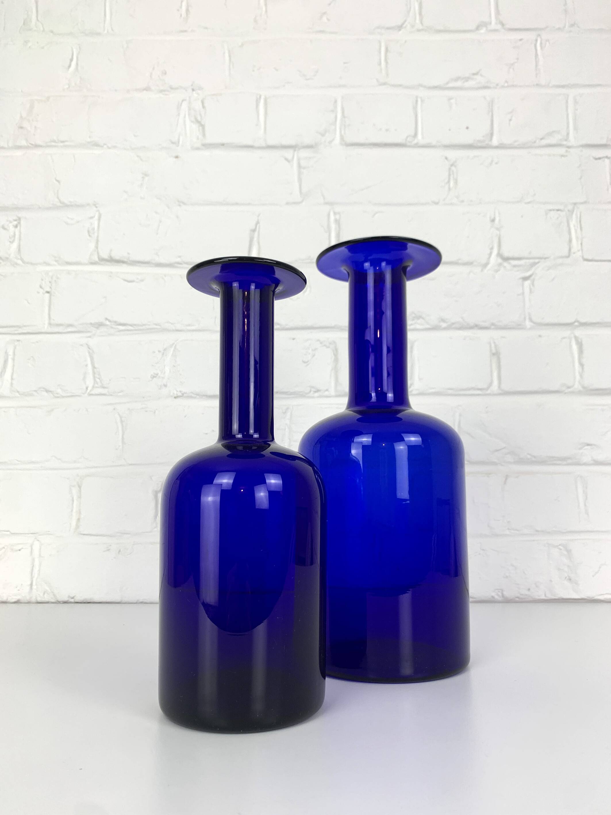 Pair of Danish Holmegaard Gulv vases design Otto Brauer in cobalt blue glass