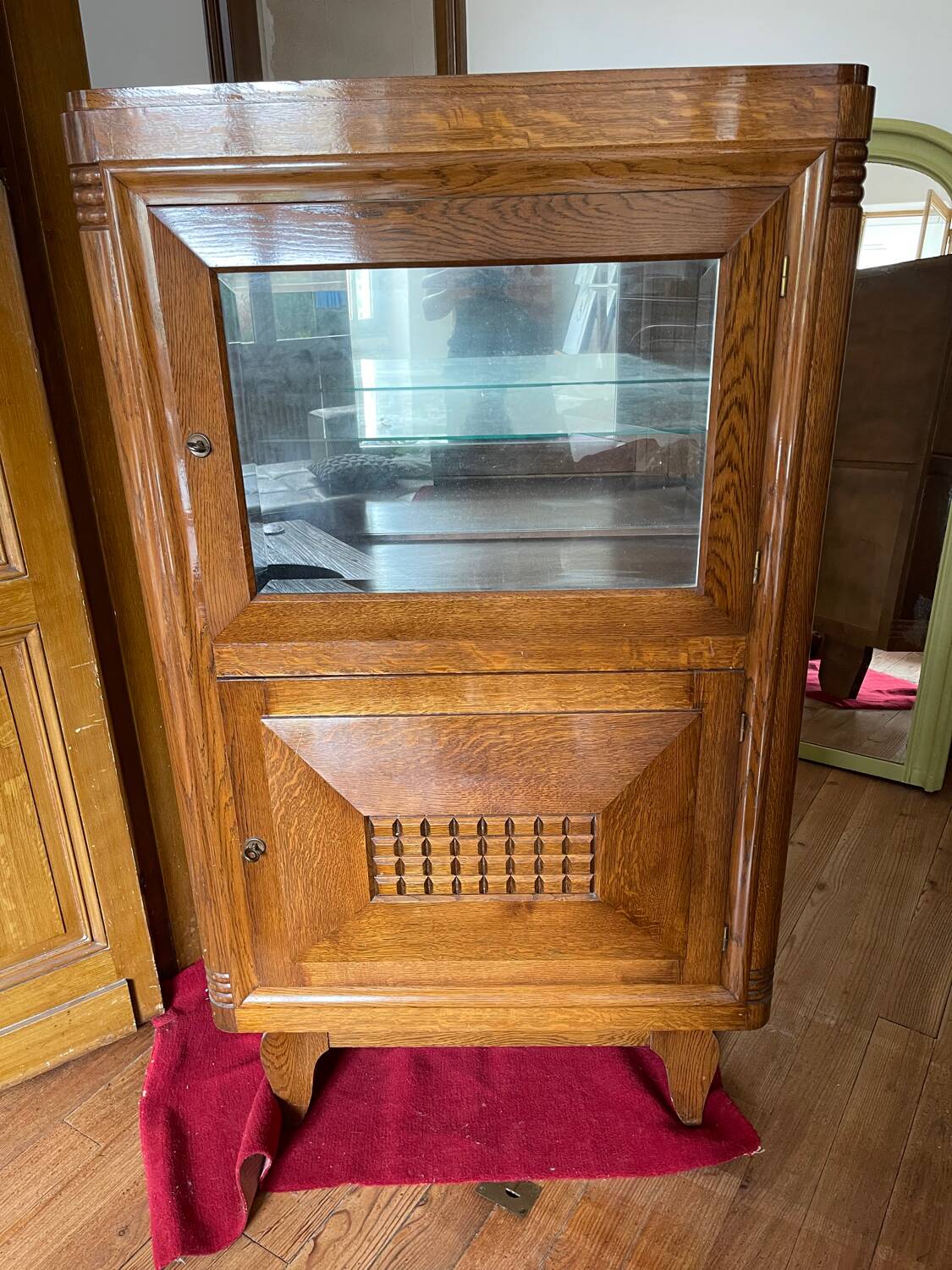 Glass cabinet