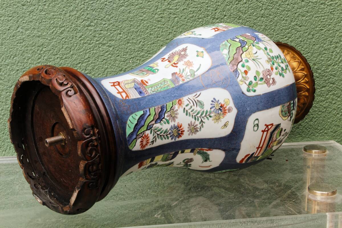 Lamp base, Chinese porcelain, Kangxi style, late 19th century.