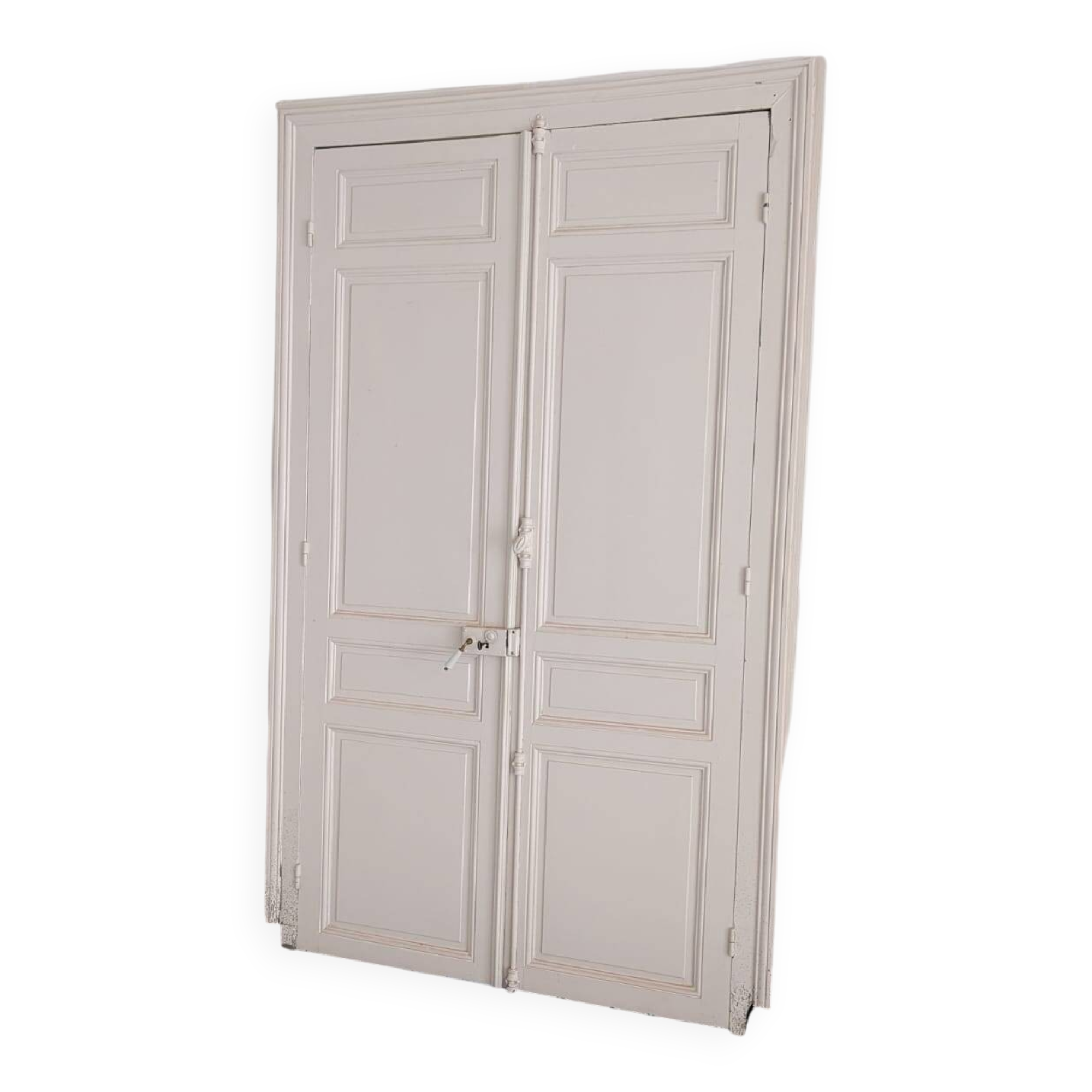 Double oak door in Haussmann style