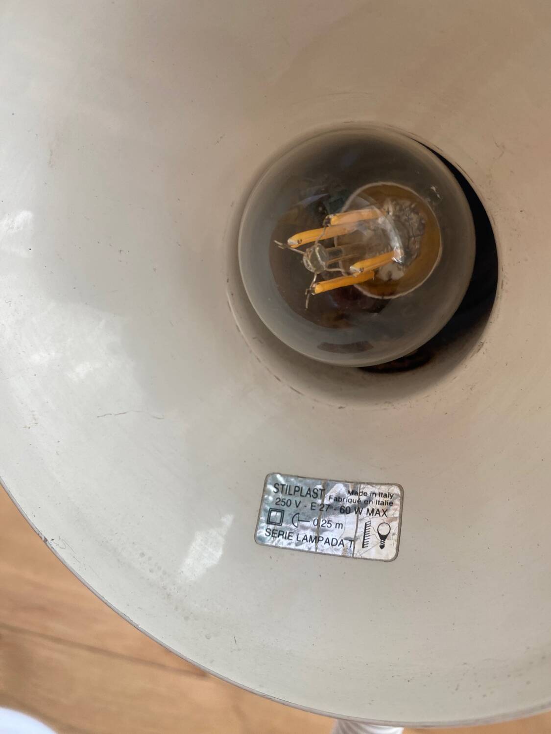 Lampe de table Stilplast