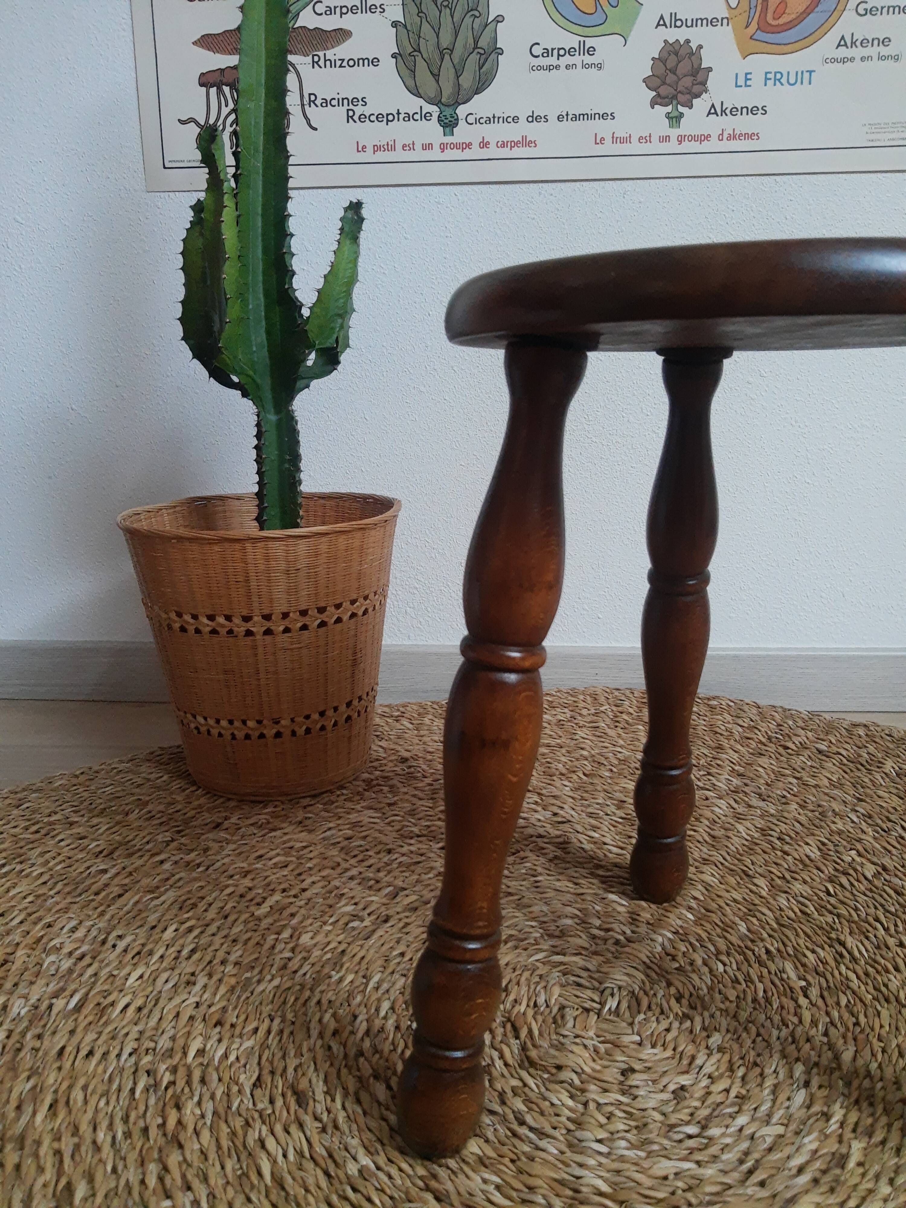 Vintage turned wood tripod country stool