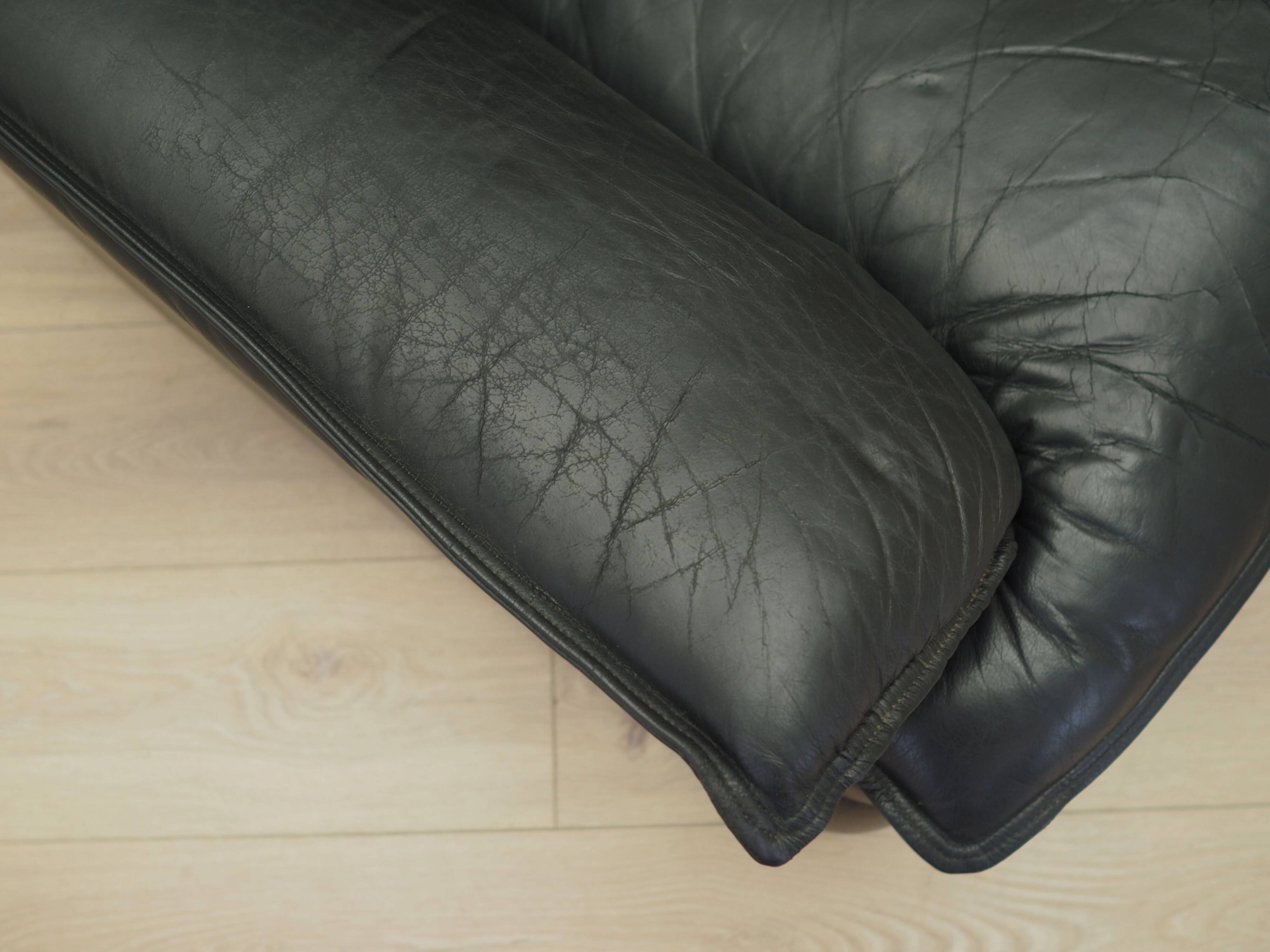 Leather armchair, Italian design, 1960s, production: Italy