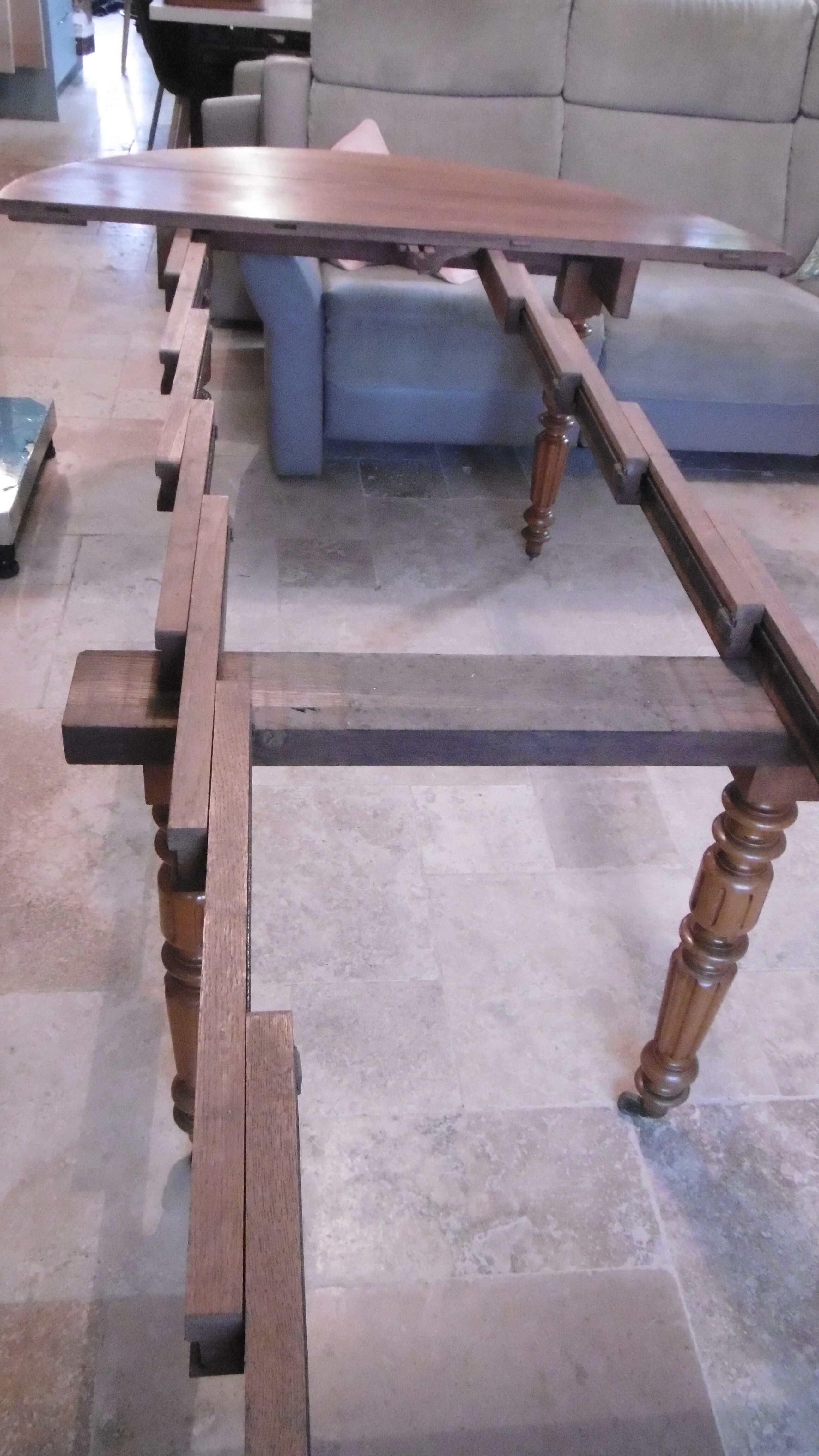 Table 6 feet with two extensions in Cherry