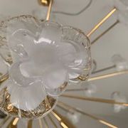 Lustre fleurs blanches murano verre spoutnik ovale en or