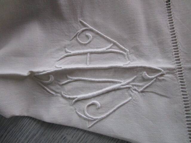 Old monogrammed sheet - embroidered: 330x230cm